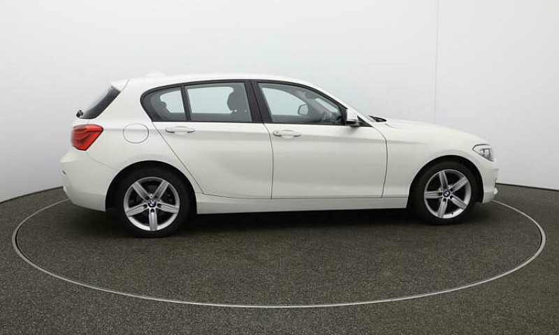 2017 Bmw 1 Series 11...