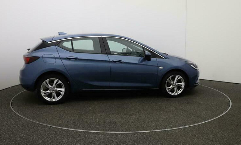 2017 Vauxhall Astra ...
