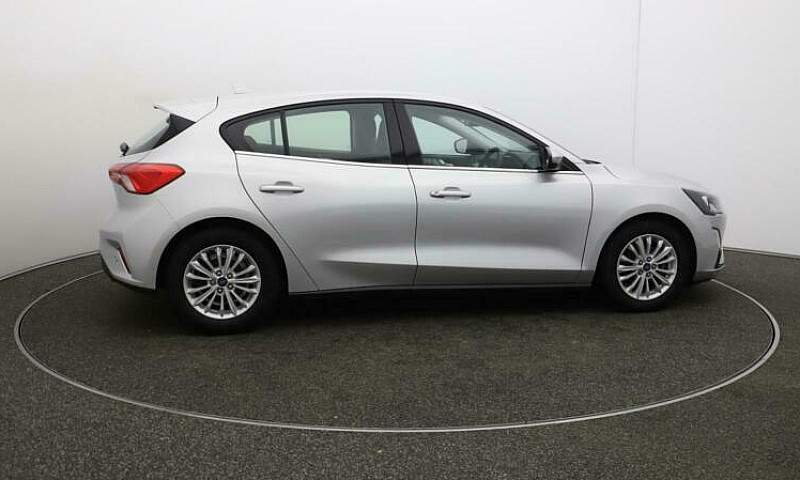 2020 Ford Focus Tita...
