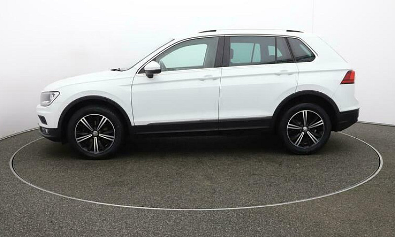 2018 Volkswagen Tigu...
