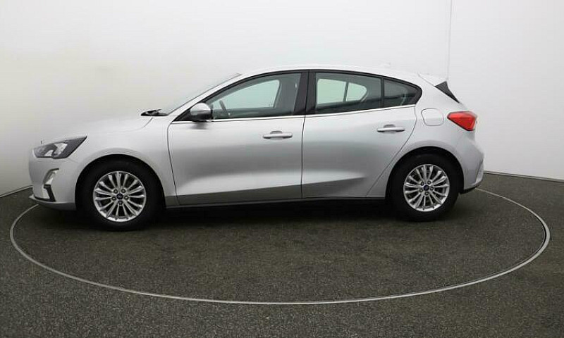 2020 Ford Focus Tita...