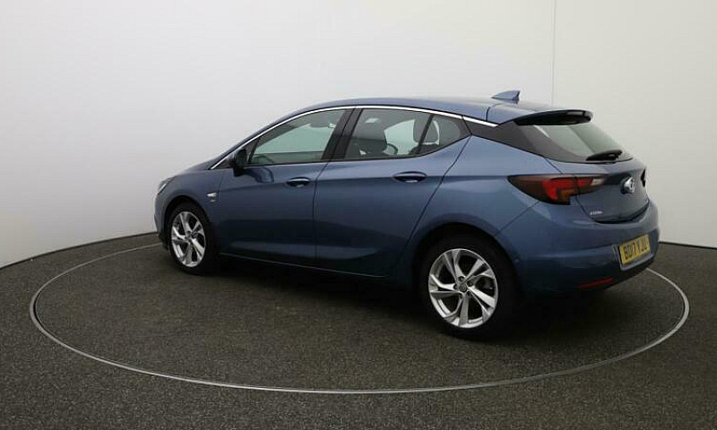 2017 Vauxhall Astra ...