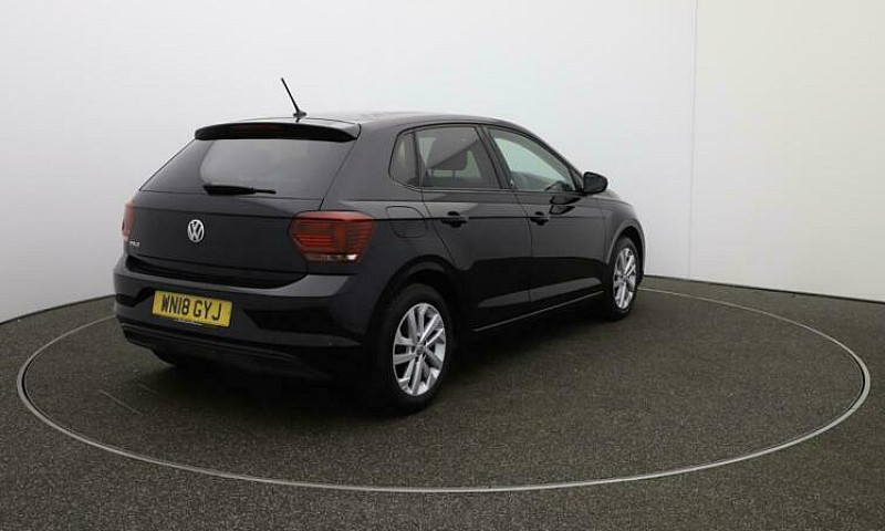 2018 Volkswagen Polo...
