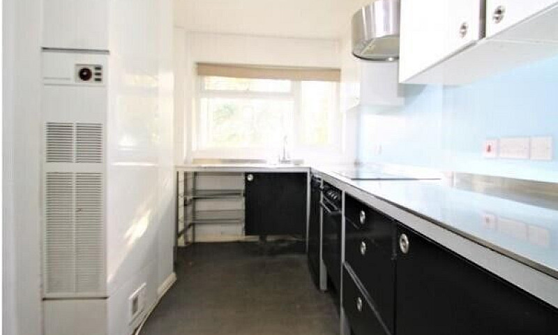 Stunning 2 Bedroom F...