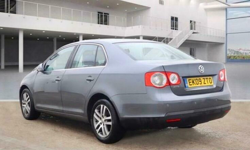 2009 Volkswagen Jett...