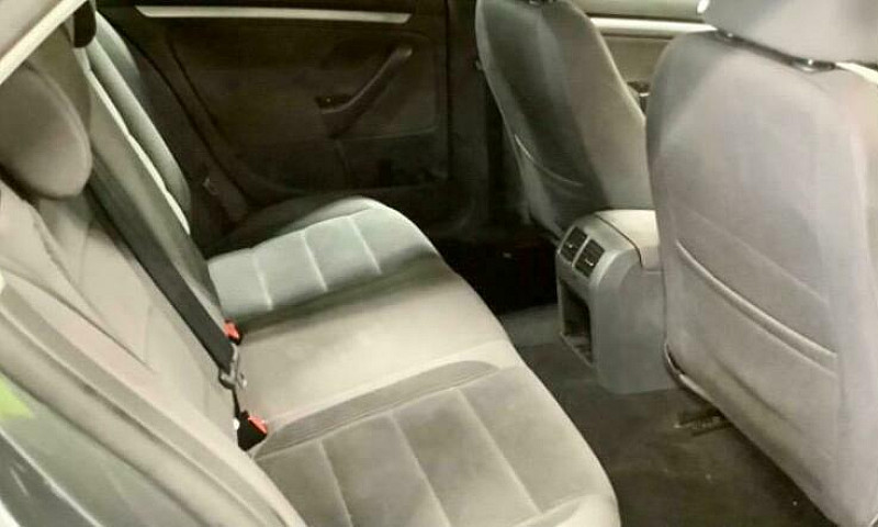 2009 Volkswagen Jett...