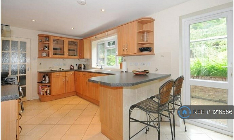 1 Bedroom In Off Chr...