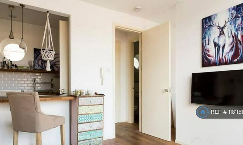 Studio Flat In Stran...