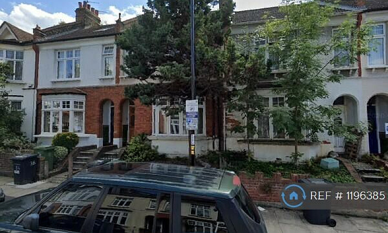 1 Bedroom Flat In Le...