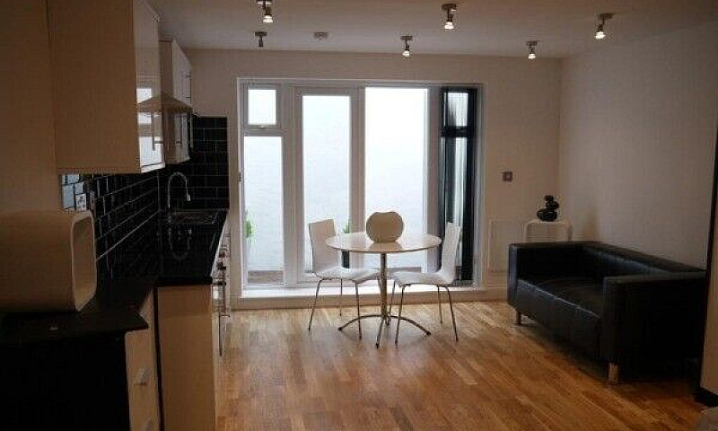 Spacious Self-Contai...