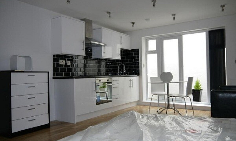 Spacious Self-Contai...