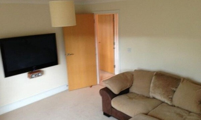 2 Bedroom Flat In Wh...