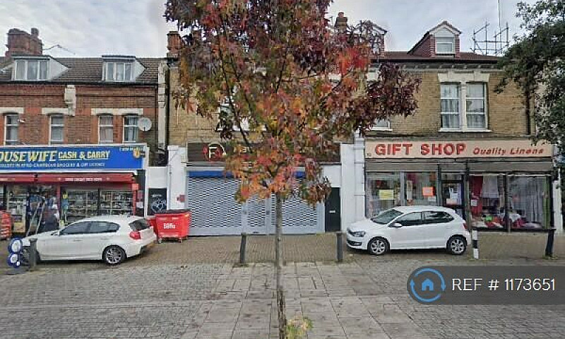 3 Bedroom Flat In Cr...