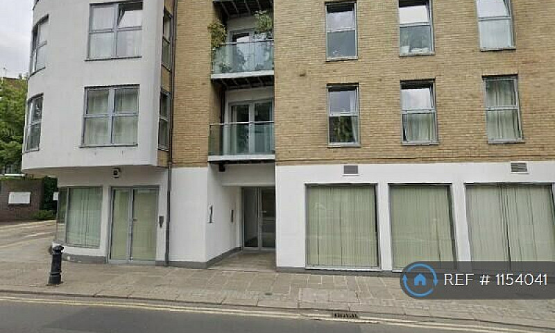 2 Bedroom Flat In Ba...