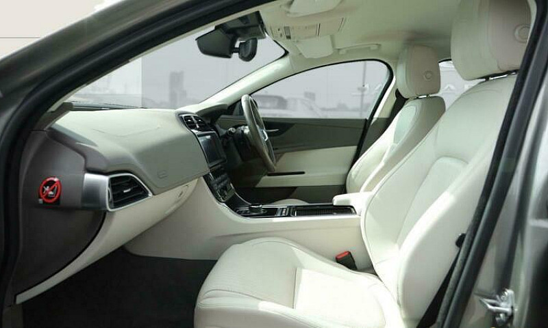 2018 Jaguar Xe 2.0D ...