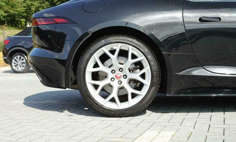 2019 Jaguar F-Type 2...