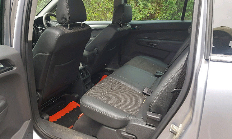 Vauxhall Zafira Desi...