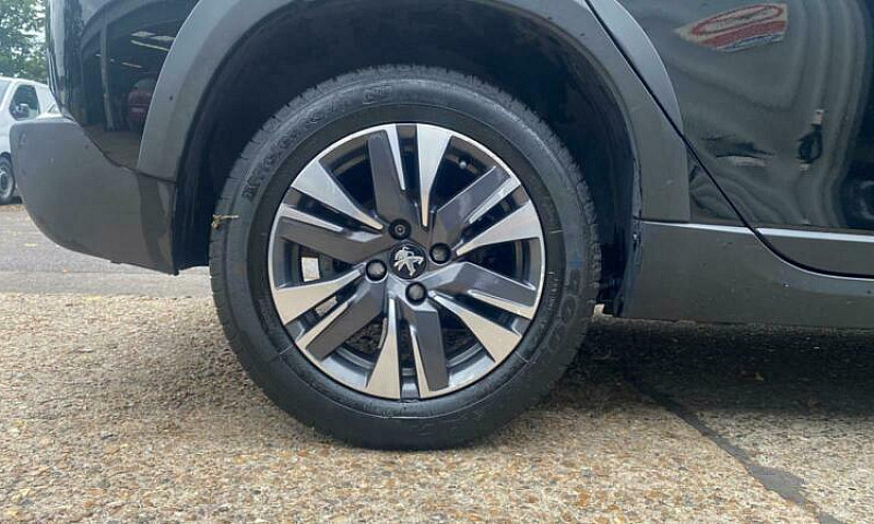 2017 Peugeot 2008 1....