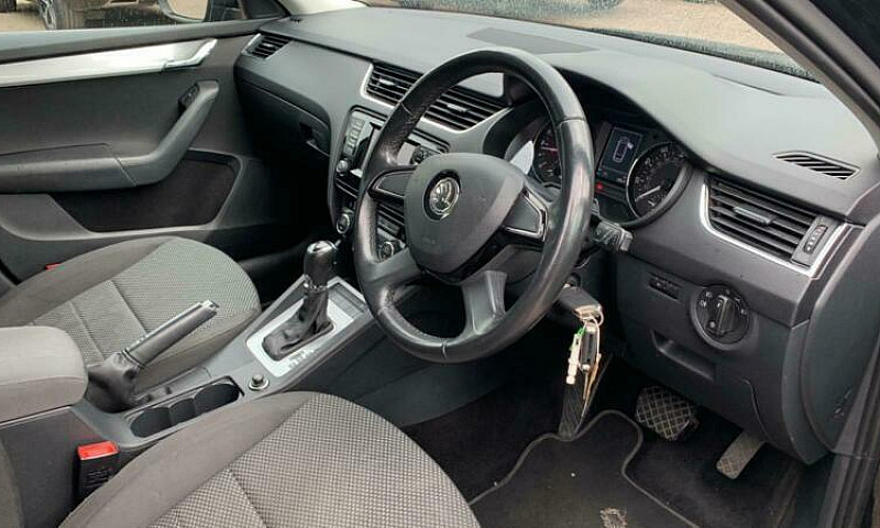 2014 Skoda Octavia 1...