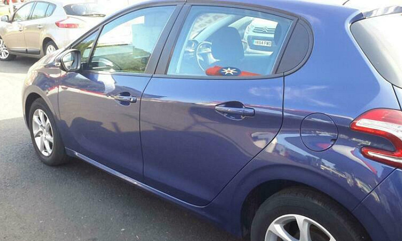 2014 Peugeot 208 1.4...