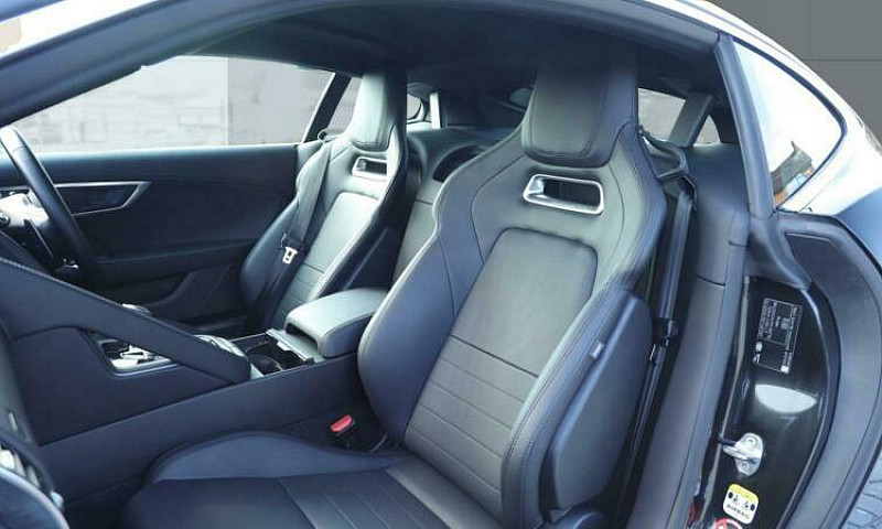 2019 Jaguar F-Type 2...