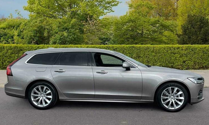 2020 Volvo V90 Momen...