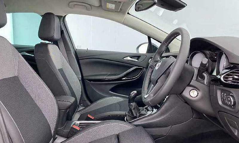 2021 Vauxhall Astra ...