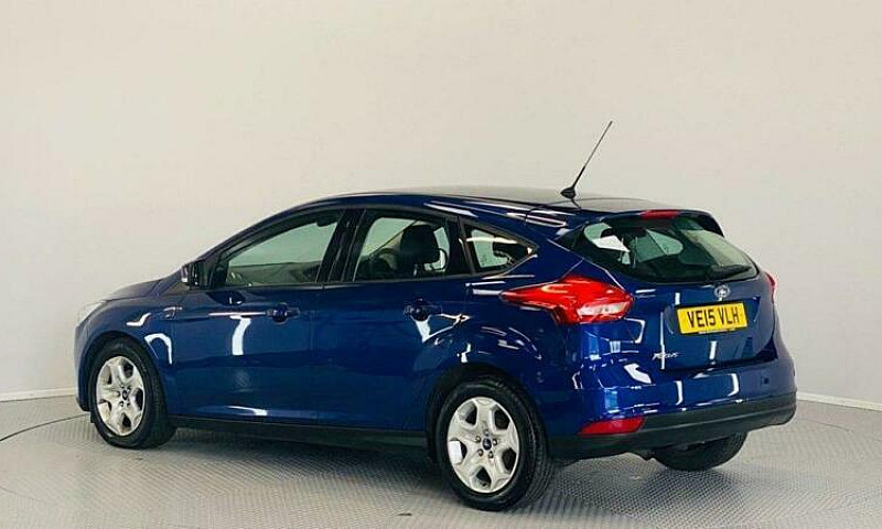 2015 15 Ford Focus 1...
