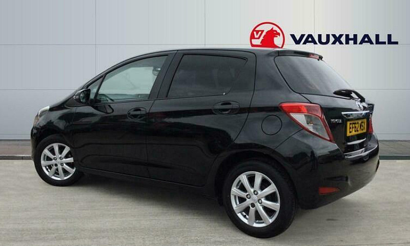 2012 Toyota Yaris 1....