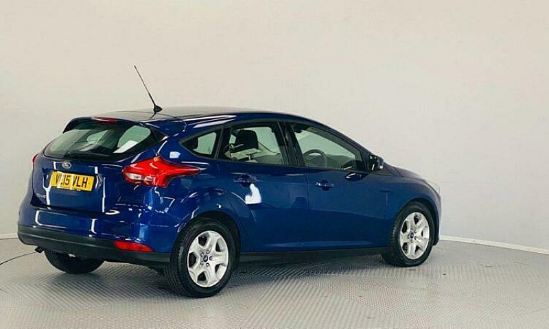 2015 15 Ford Focus 1...