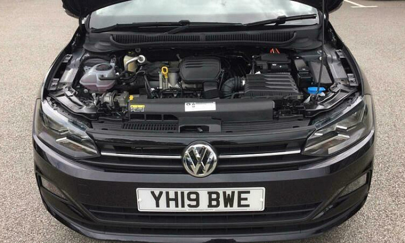 2019 Volkswagen Polo...