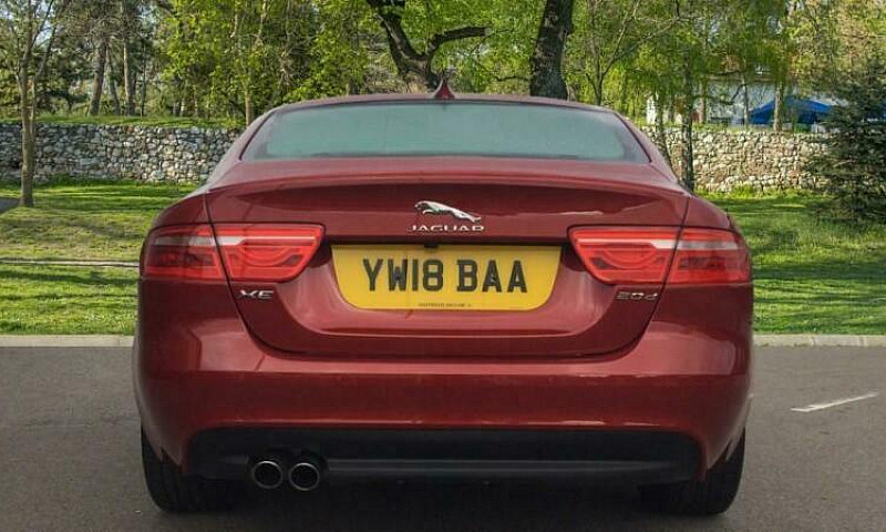 Jaguar Xe 2.0D (180)...
