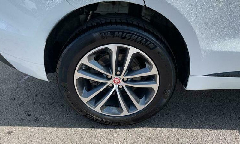 2019 Jaguar F-Pace 2...