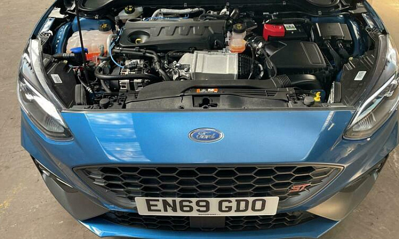 2020 Ford Focus St 2...