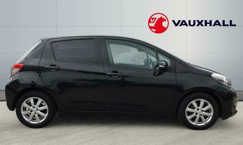2012 Toyota Yaris 1....