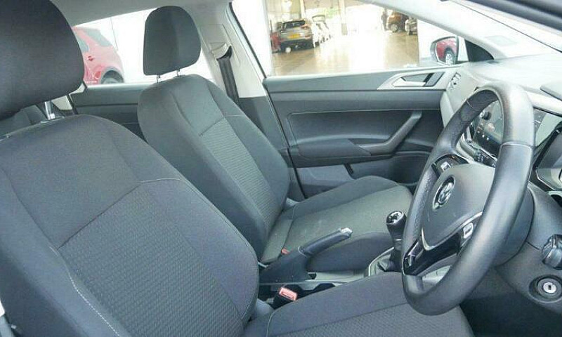 2018 Volkswagen Polo...