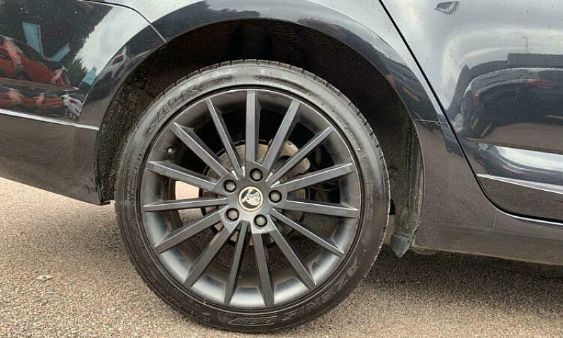 2014 Skoda Octavia 1...