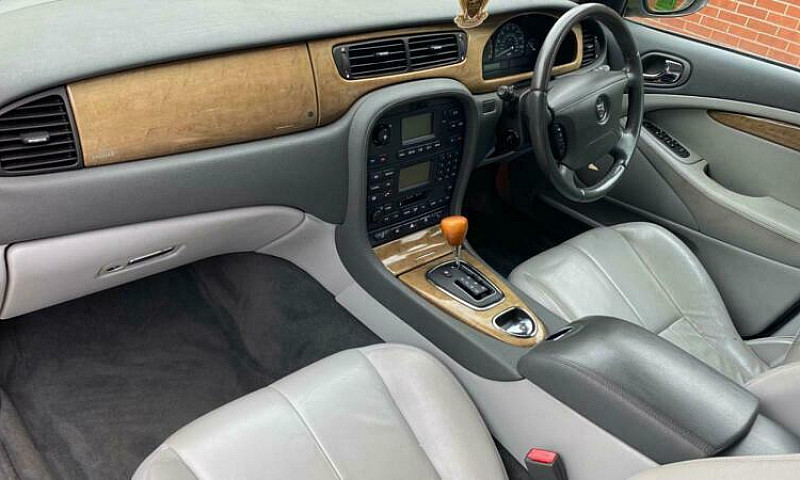 Jaguar S-Type 3.0 V6...