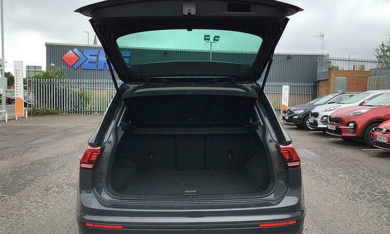 2018 Volkswagen Tigu...