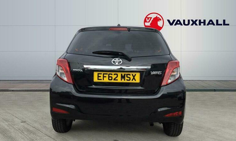 2012 Toyota Yaris 1....