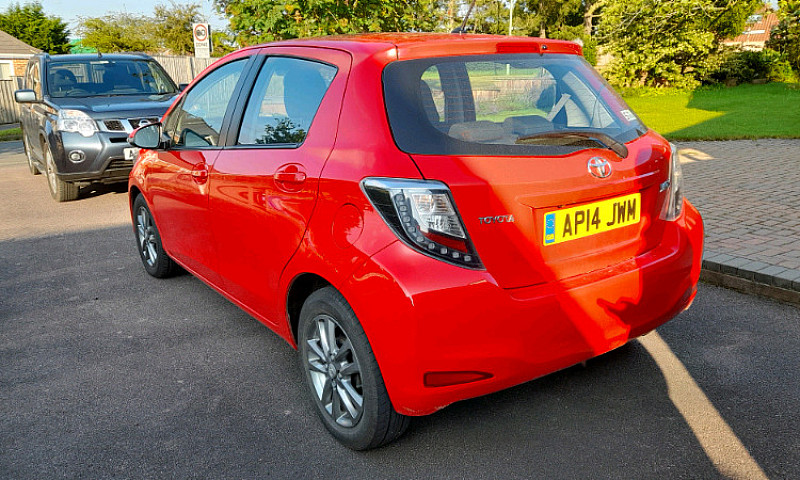 Toyota Yaris 2014...