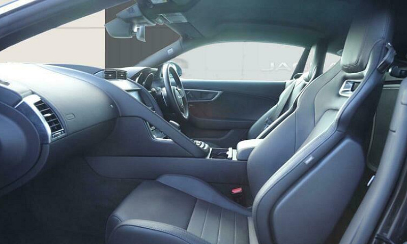 2019 Jaguar F-Type 2...