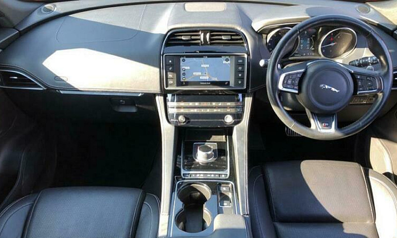 2016 Jaguar F-Pace 3...
