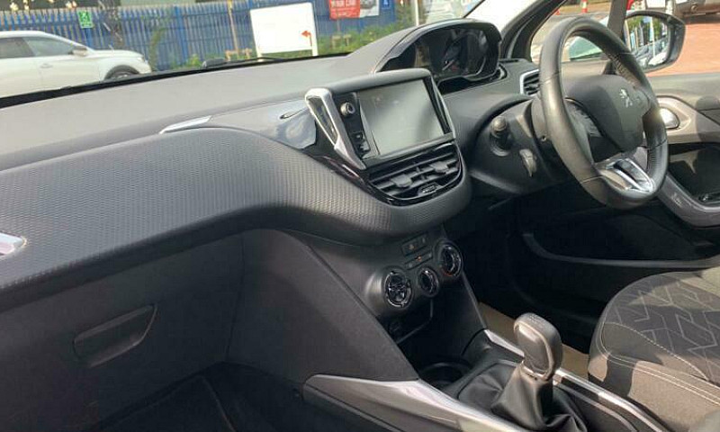 2017 Peugeot 2008 1....