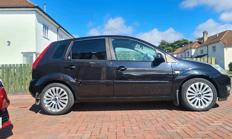 Ford Fiesta Ghia 1.4...