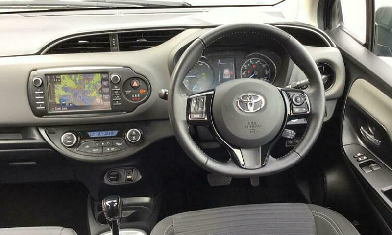2019 Toyota Yaris Hy...