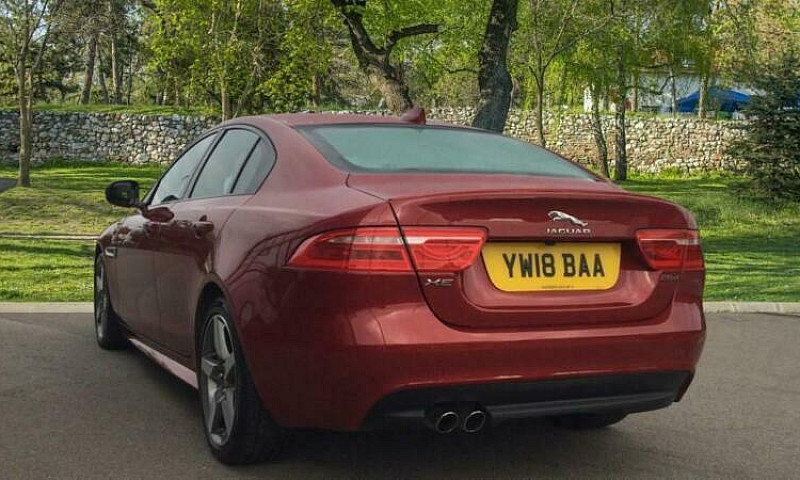Jaguar Xe 2.0D (180)...