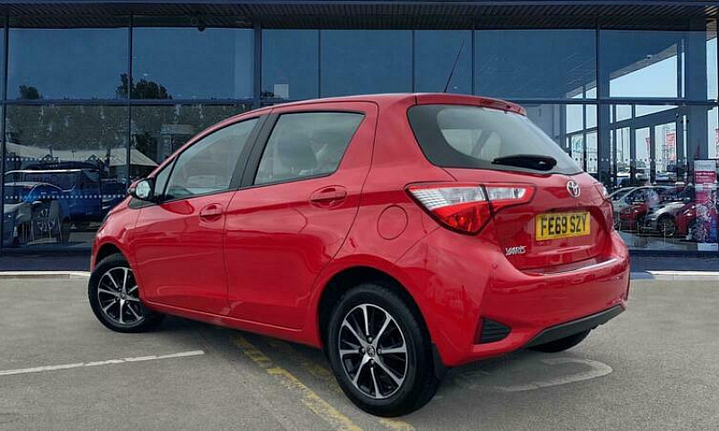 2019 Toyota Yaris 1....