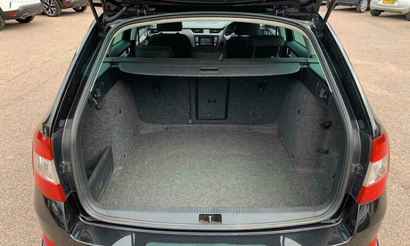 2014 Skoda Octavia 1...