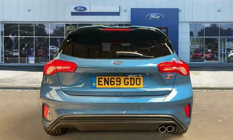 2020 Ford Focus St 2...